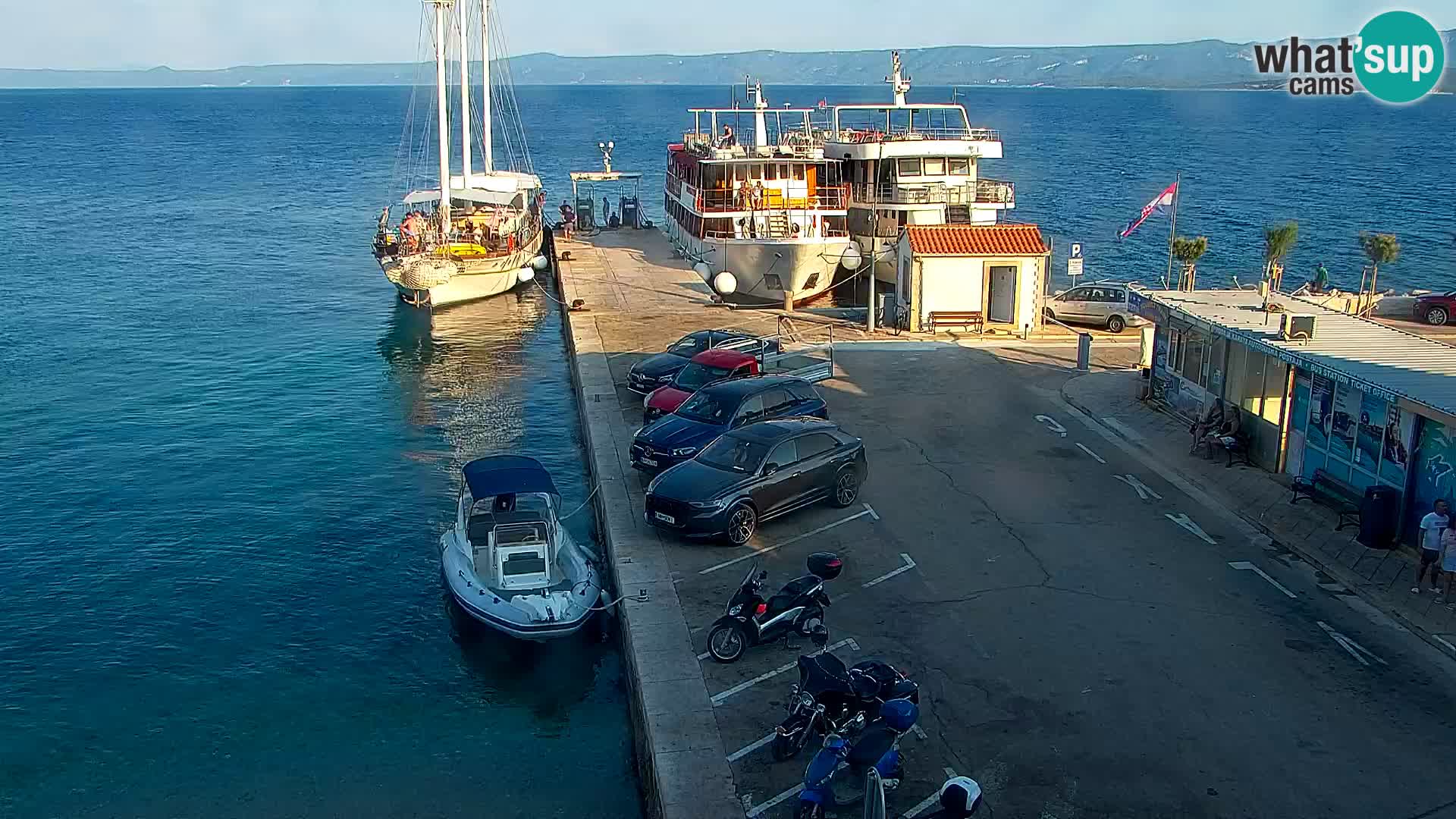 Webcam Bol Town Center & Marina – Live View from Bol, Brač