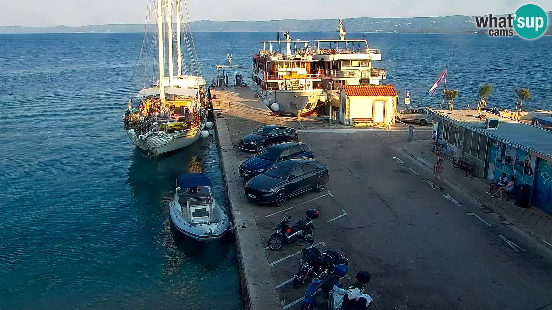 Webcam Bol Town Center & Marina – Live View from Bol, Brač