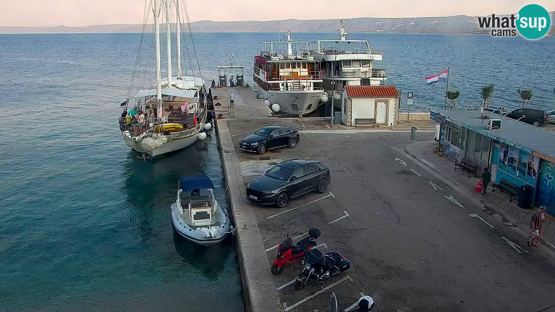 Webcam Bol Town Center & Marina – Live View from Bol, Brač