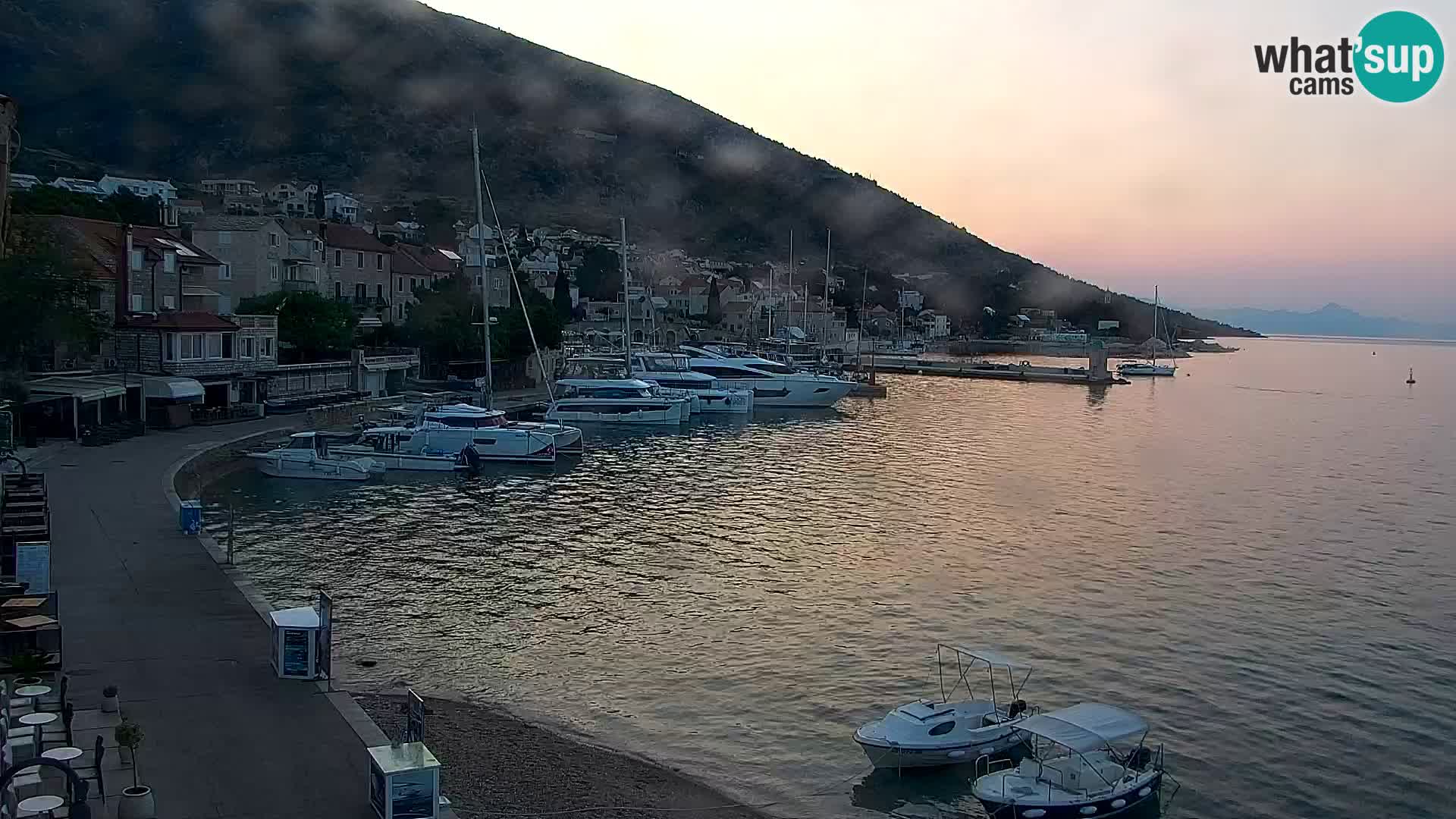 Webcam Bol Town Center & Marina – Live View from Bol, Brač