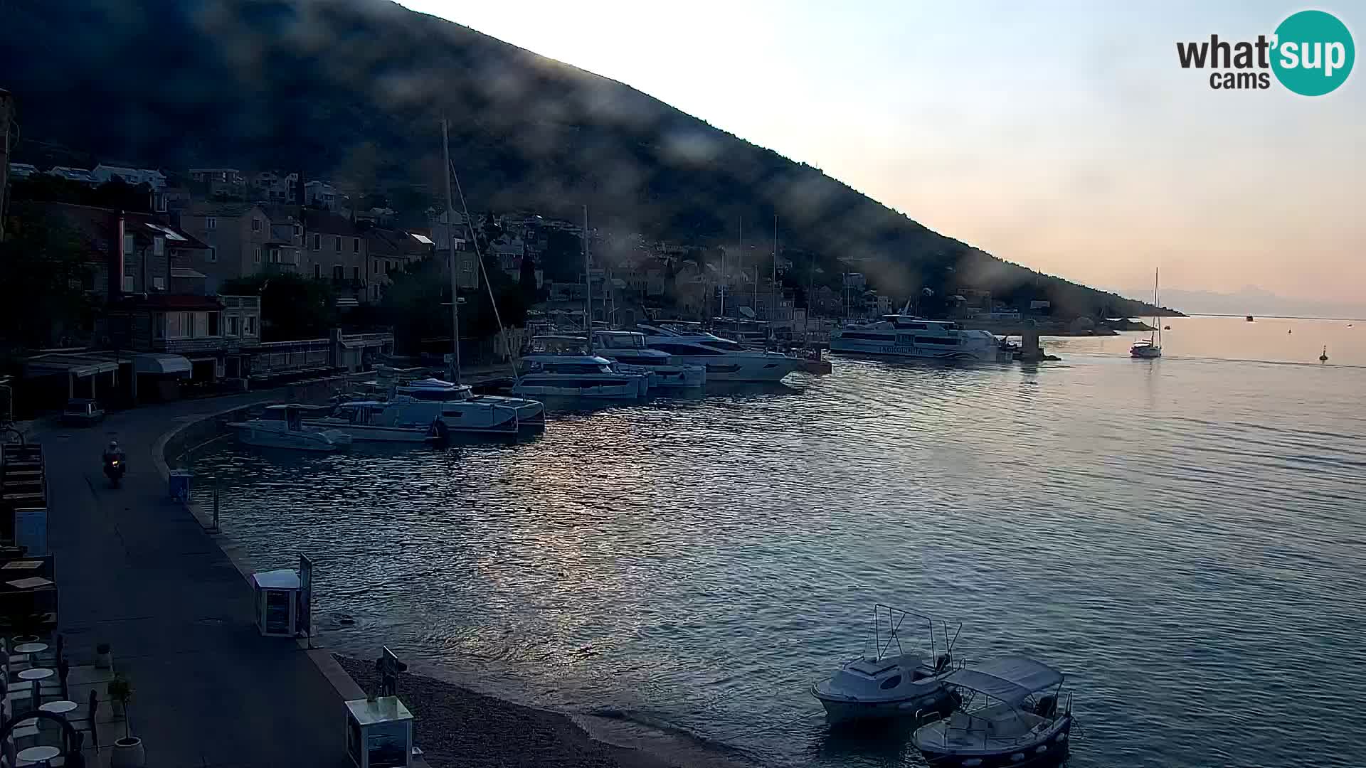 Webcam Bol Town Center & Marina – Live View from Bol, Brač