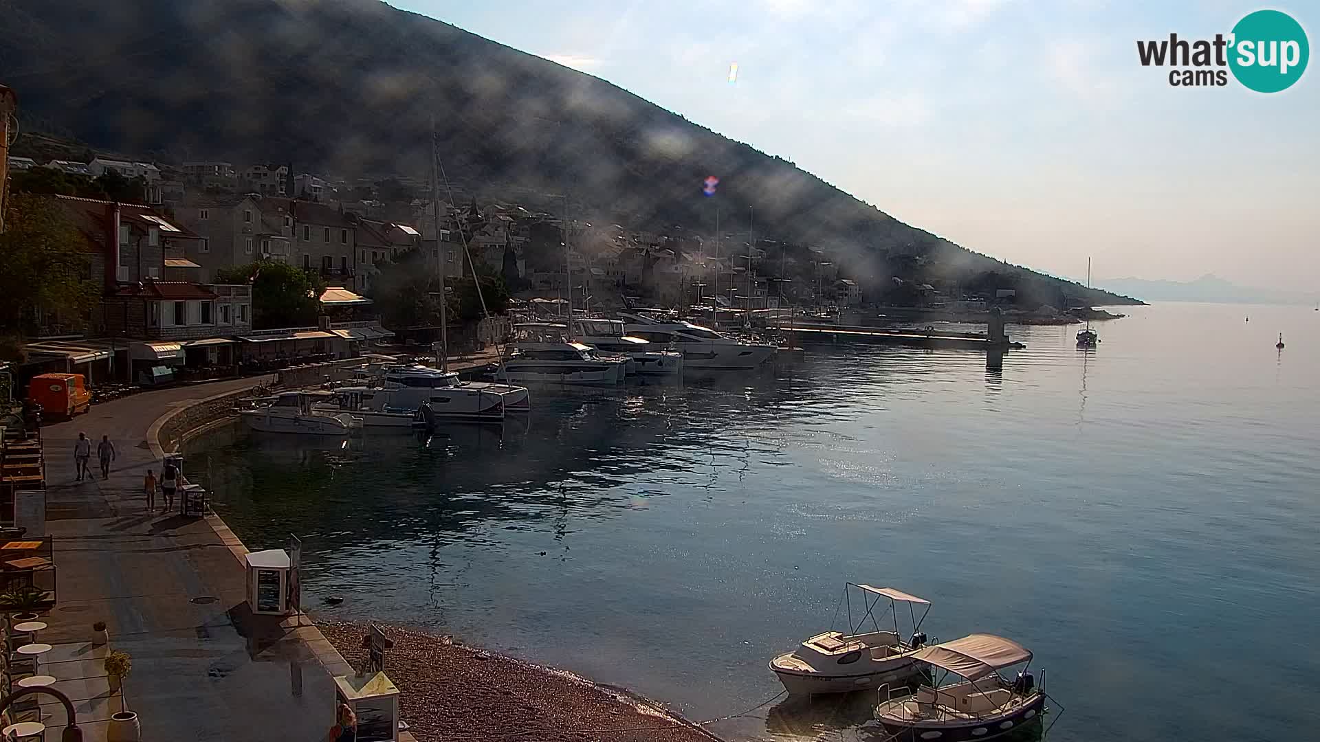Webcam Bol Hafen & Ortszentrum – Liveblick aus Bol auf der Insel Brač