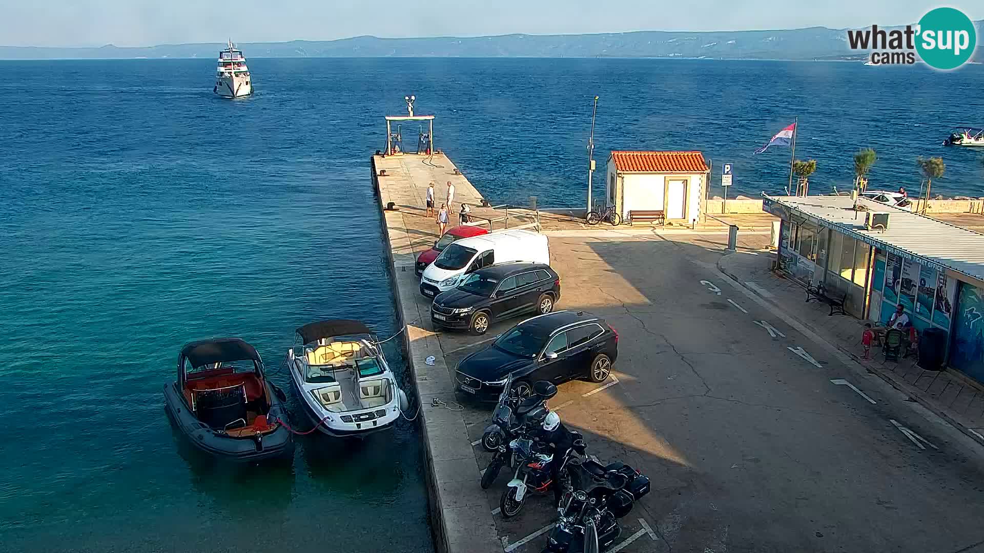 Webcam Bol Town Center & Marina – Live View from Bol, Brač