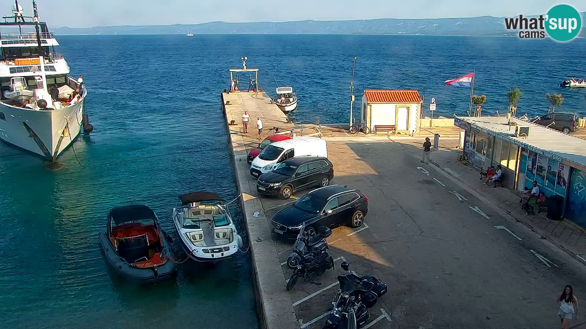 Webcam Bol Hafen & Ortszentrum – Liveblick aus Bol auf der Insel Brač