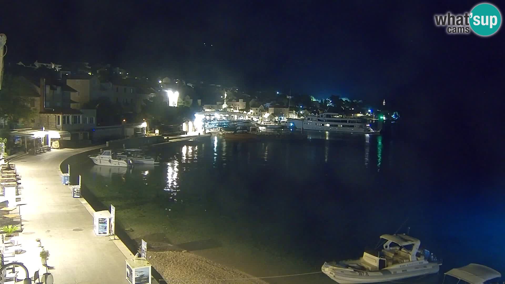 Webcam Bol Centro e Marina – Vista live dal porto di Bol
