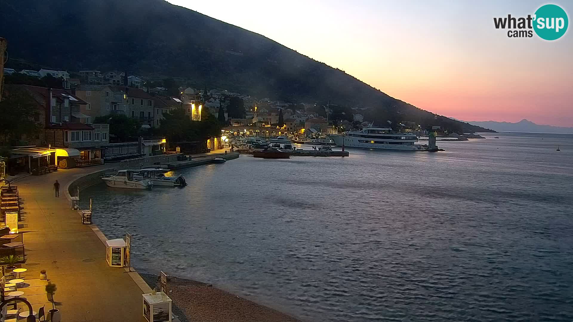 Webcam Bol Town Center & Marina – Live View from Bol, Brač