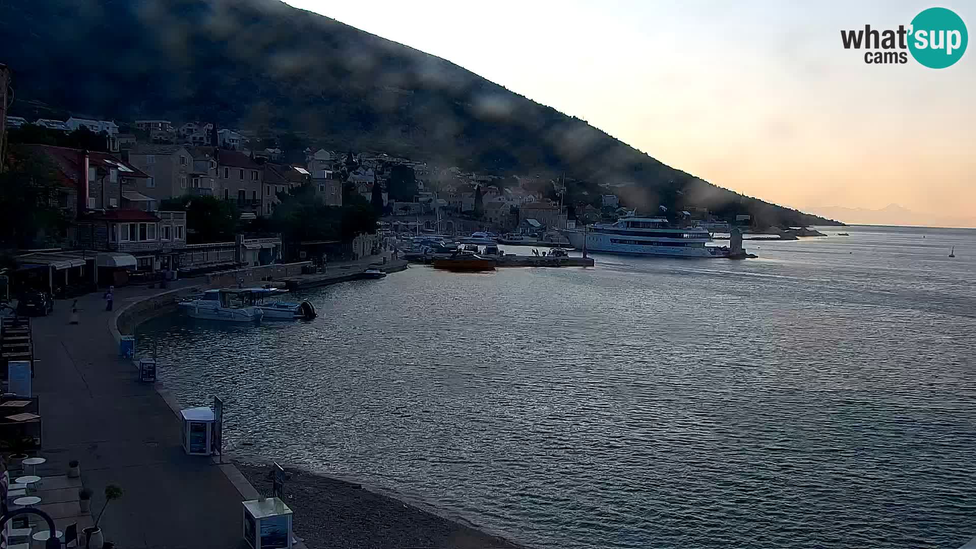 Webcam Bol Hafen & Ortszentrum – Liveblick aus Bol auf der Insel Brač