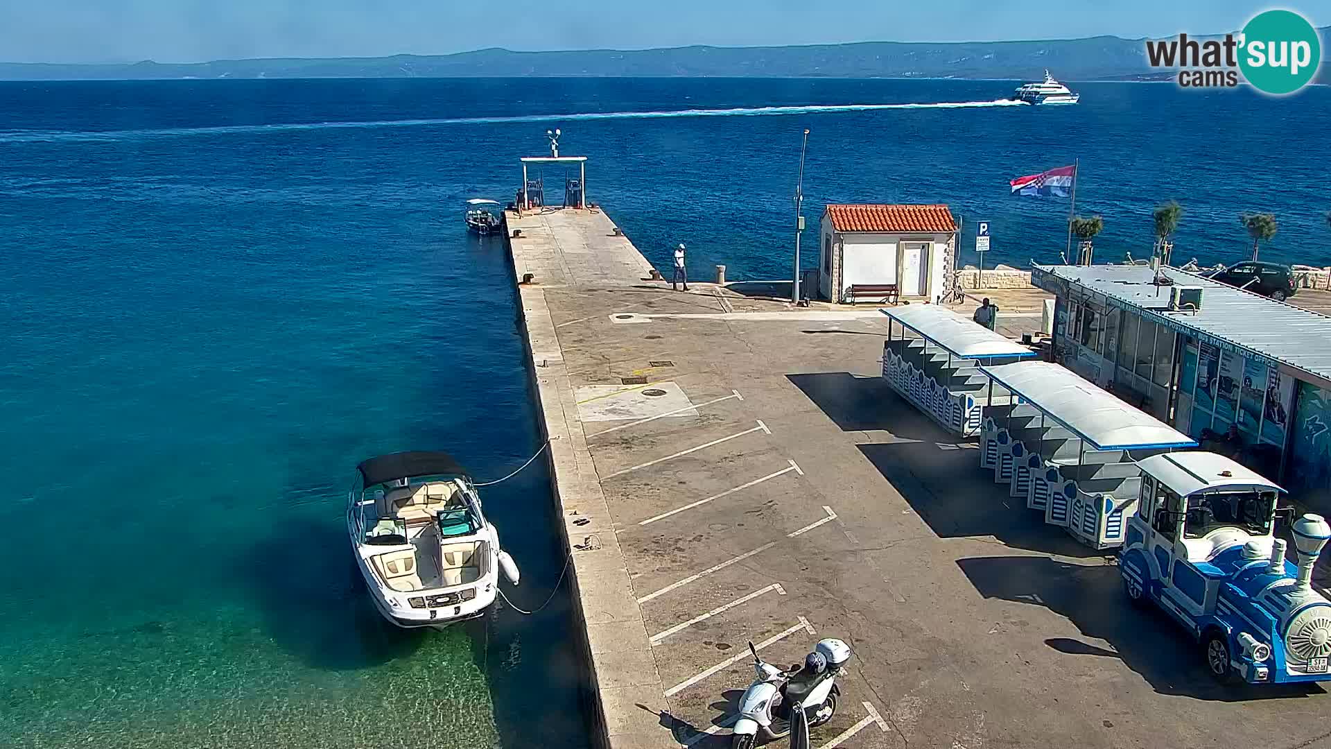 Webcam Bol Town Center & Marina – Live View from Bol, Brač