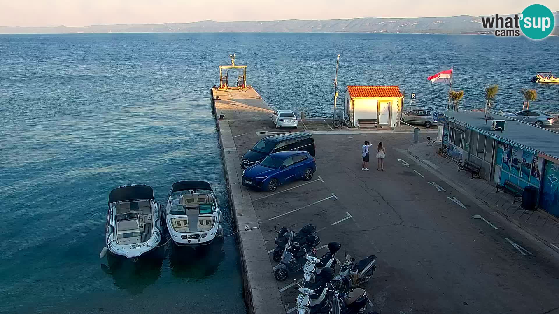 Webcam Bol Hafen & Ortszentrum – Liveblick aus Bol auf der Insel Brač