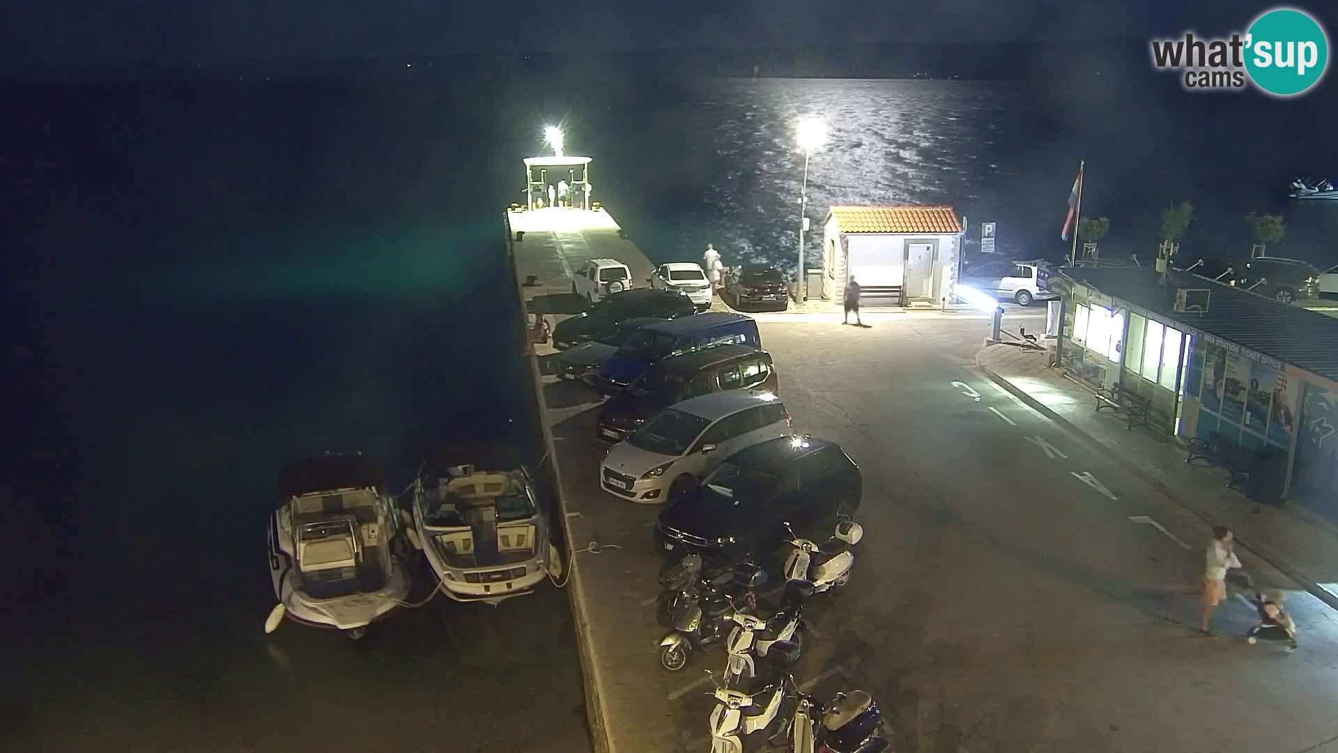 Webcam Bol Centro e Marina – Vista live dal porto di Bol