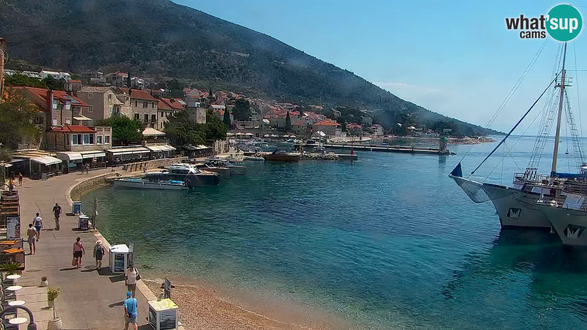 Webcam Bol Centro e Marina – Vista live dal porto di Bol
