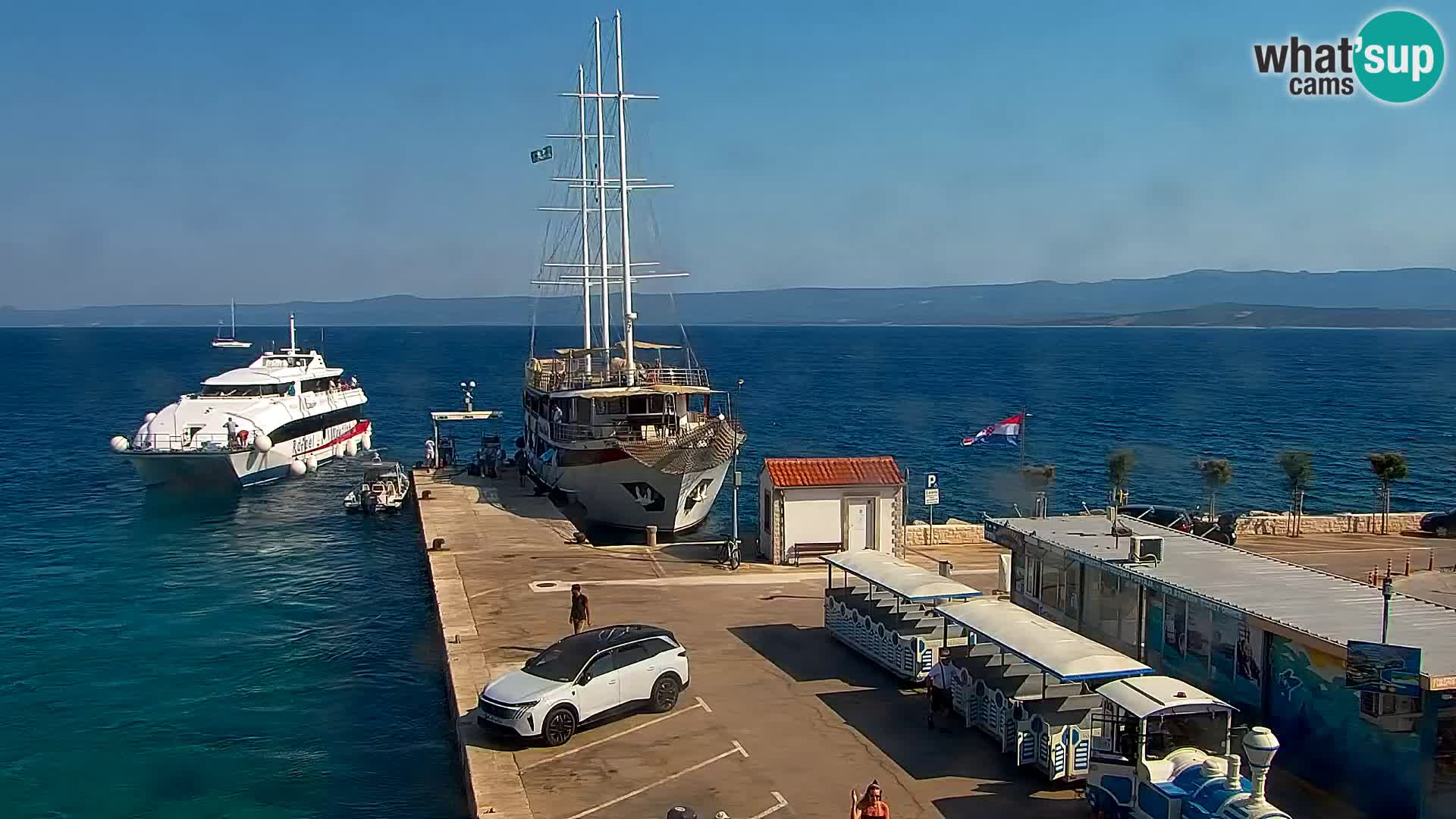 Webcam Bol Town Center & Marina – Live View from Bol, Brač