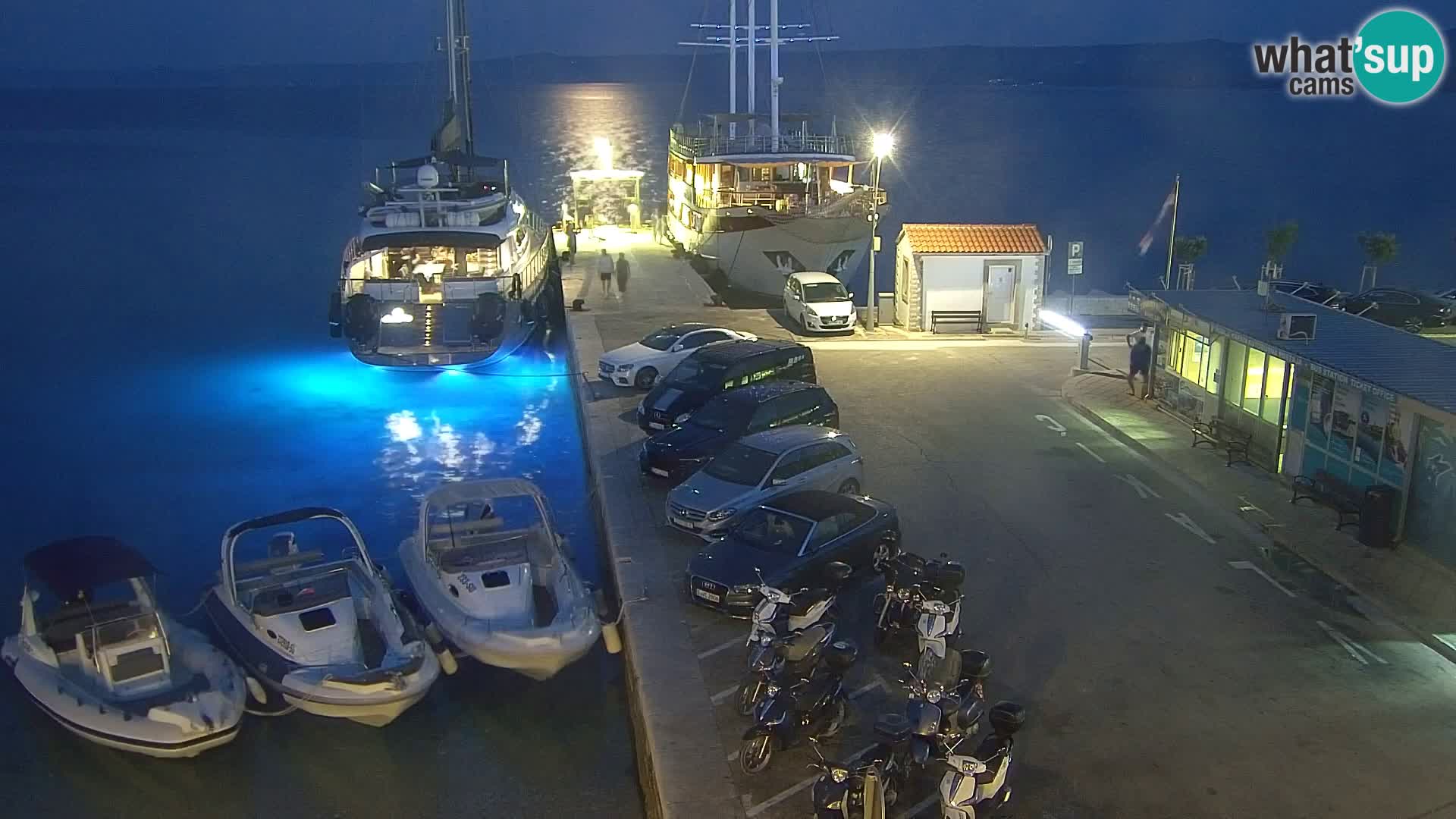 Webcam Bol Hafen & Ortszentrum – Liveblick aus Bol auf der Insel Brač