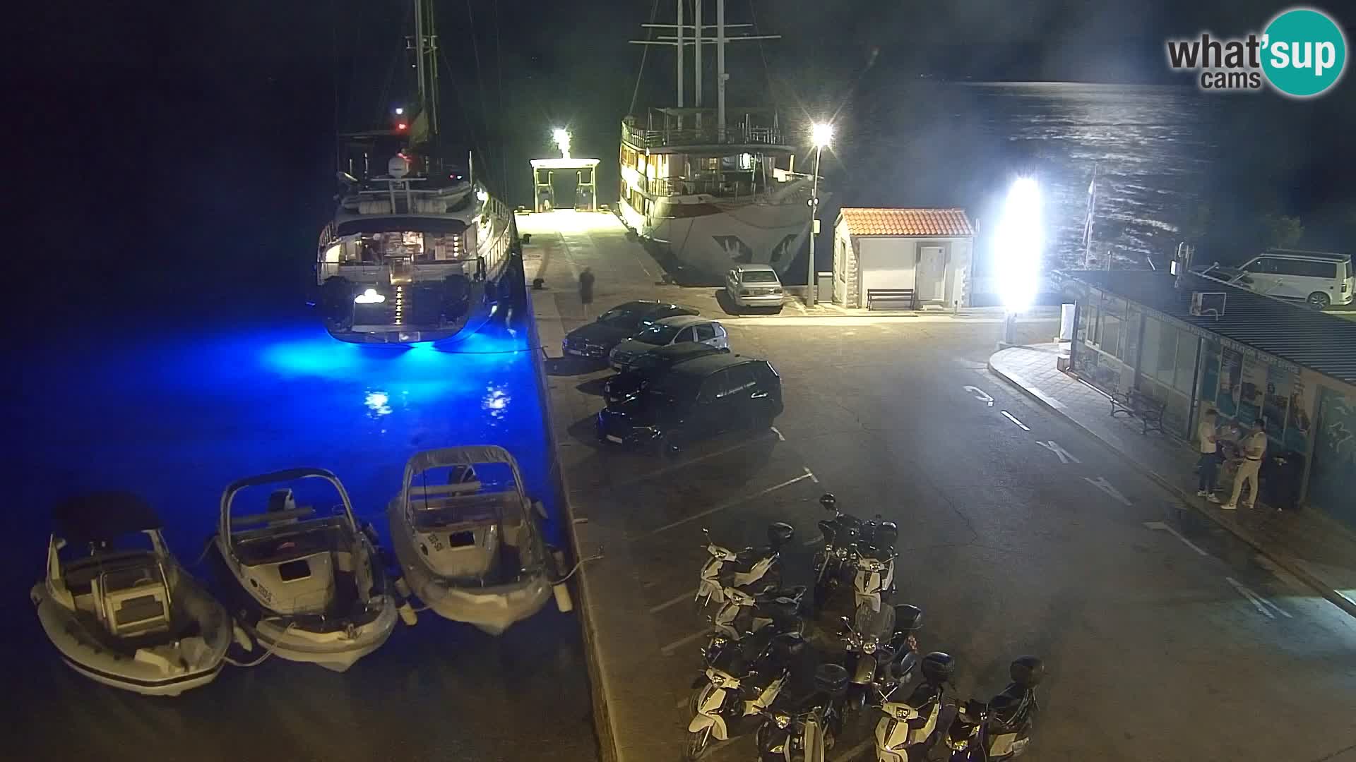 Webcam Bol Town Center & Marina – Live View from Bol, Brač