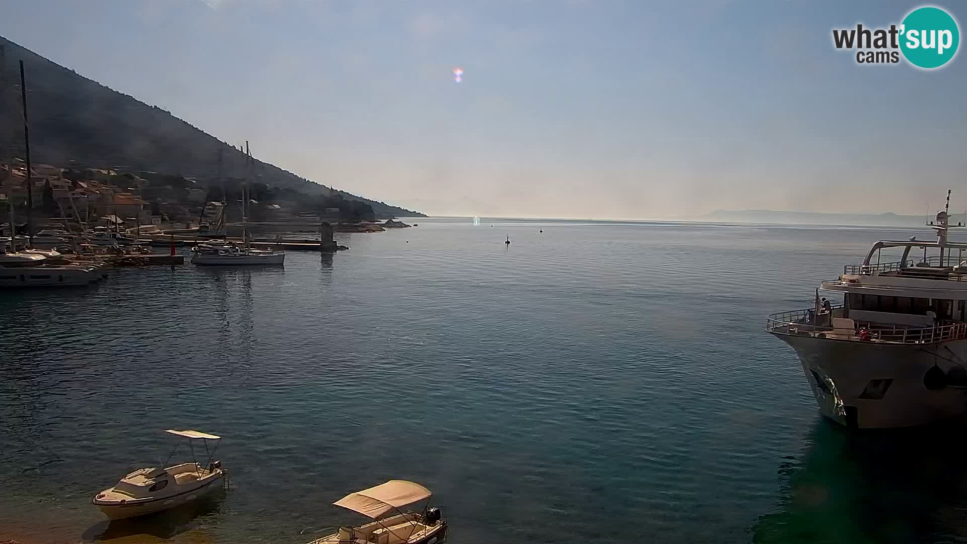 Webcam Bol Hafen & Ortszentrum – Liveblick aus Bol auf der Insel Brač