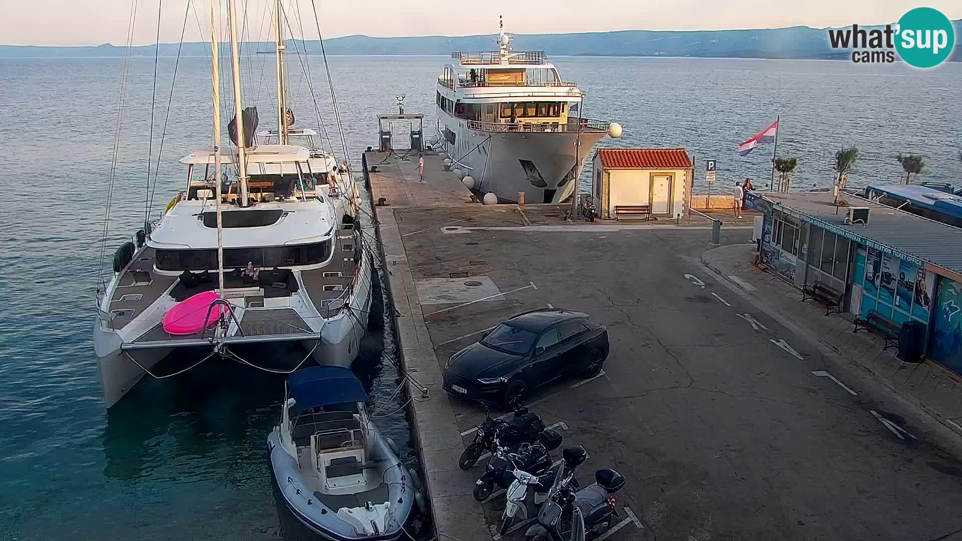 Webcam Bol Town Center & Marina – Live View from Bol, Brač