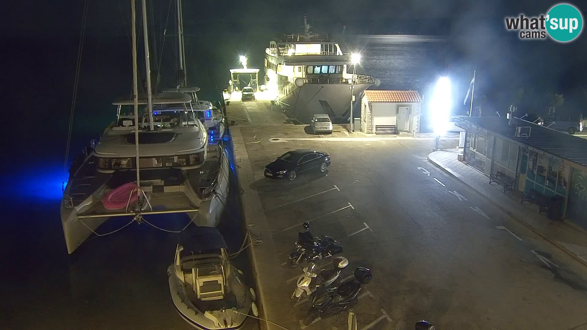 Webcam Bol Town Center & Marina – Live View from Bol, Brač