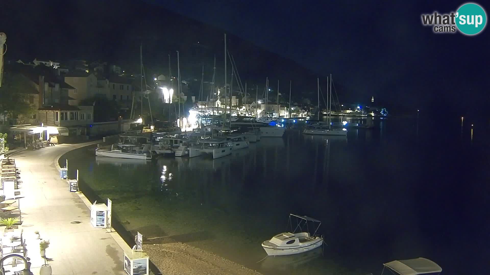 Webcam Bol Centro e Marina – Vista live dal porto di Bol