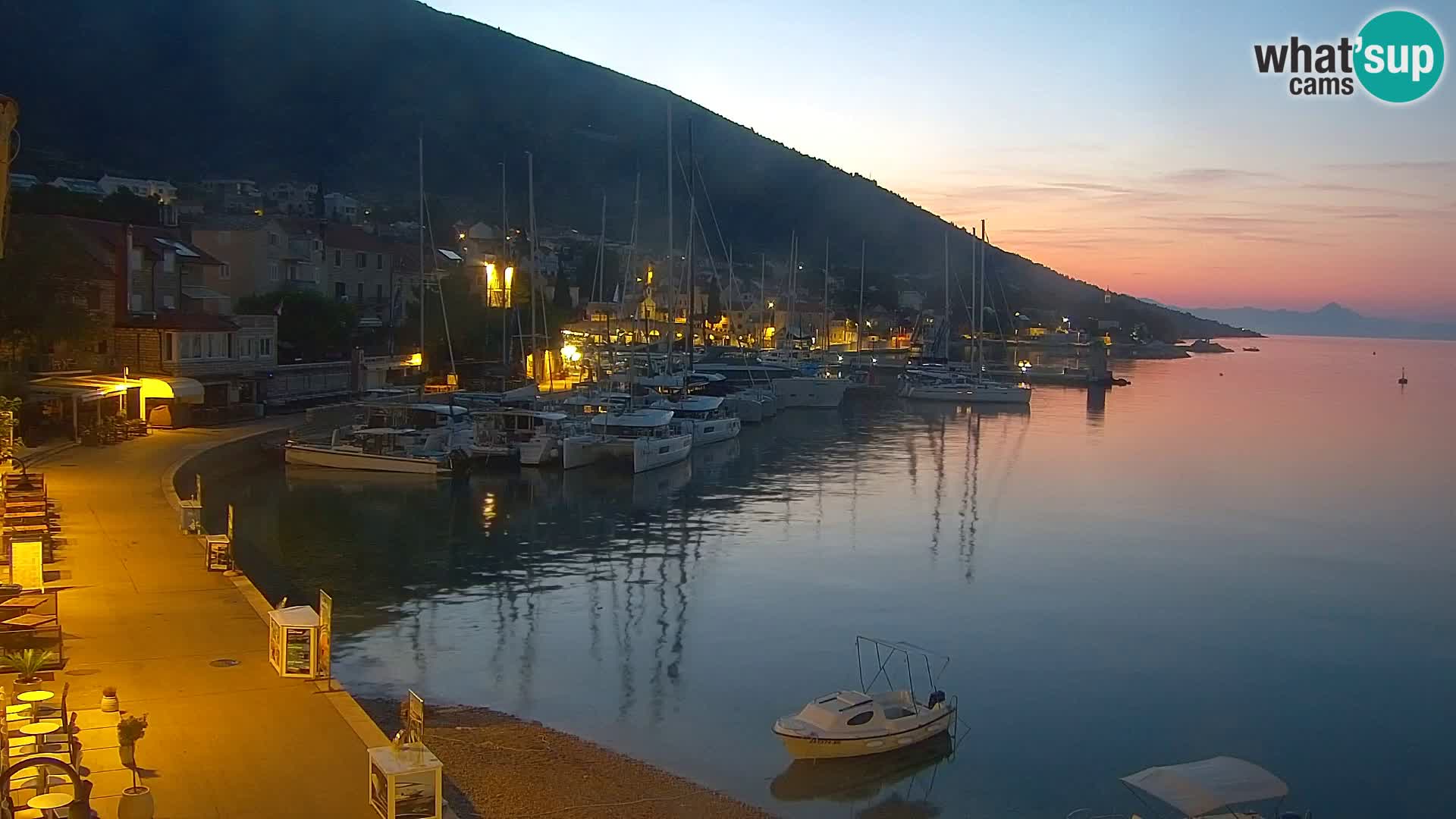 Webcam Bol Town Center & Marina – Live View from Bol, Brač