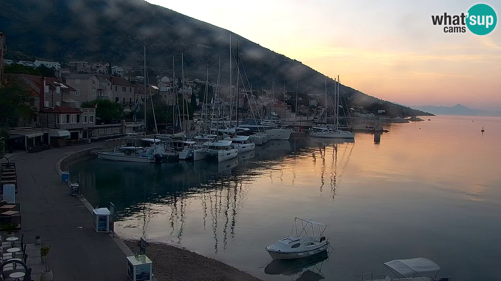 Webcam Bol Town Center & Marina – Live View from Bol, Brač