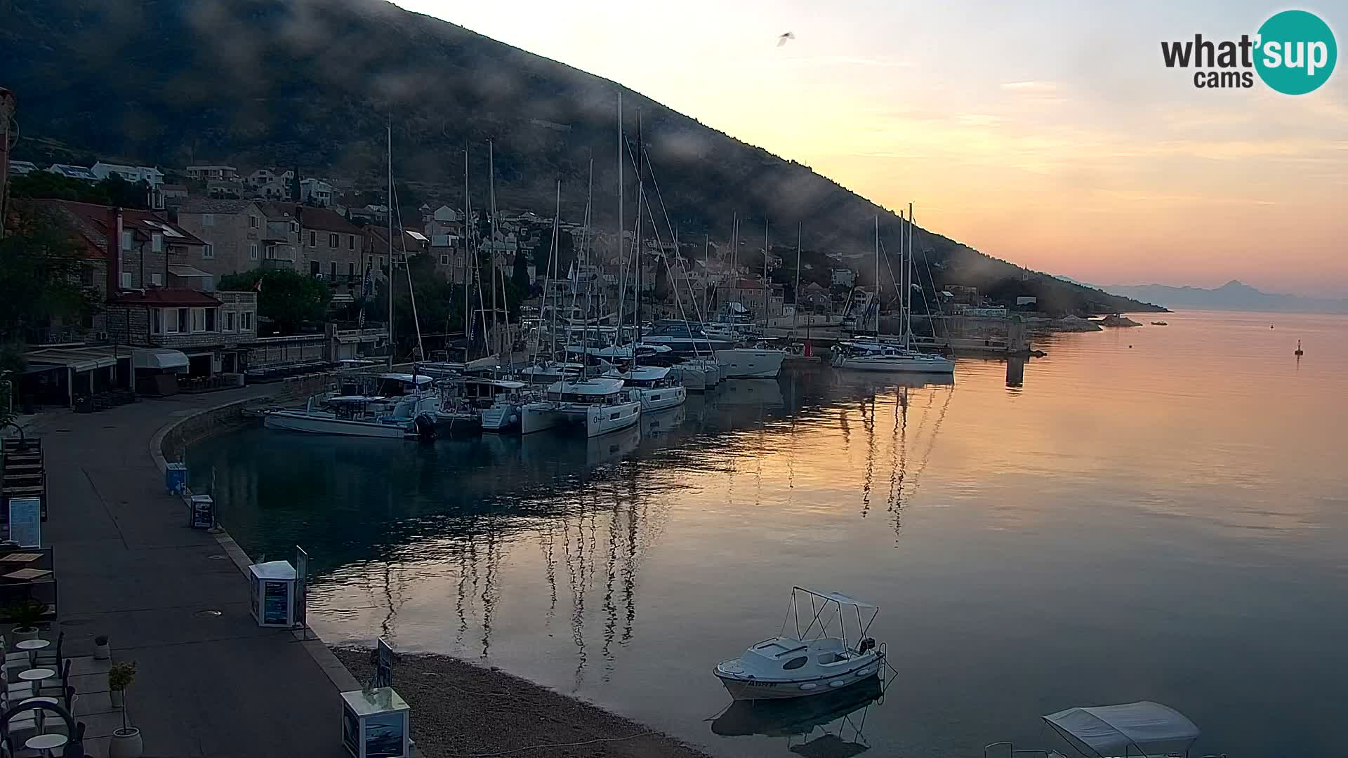 Webcam Bol Town Center & Marina – Live View from Bol, Brač