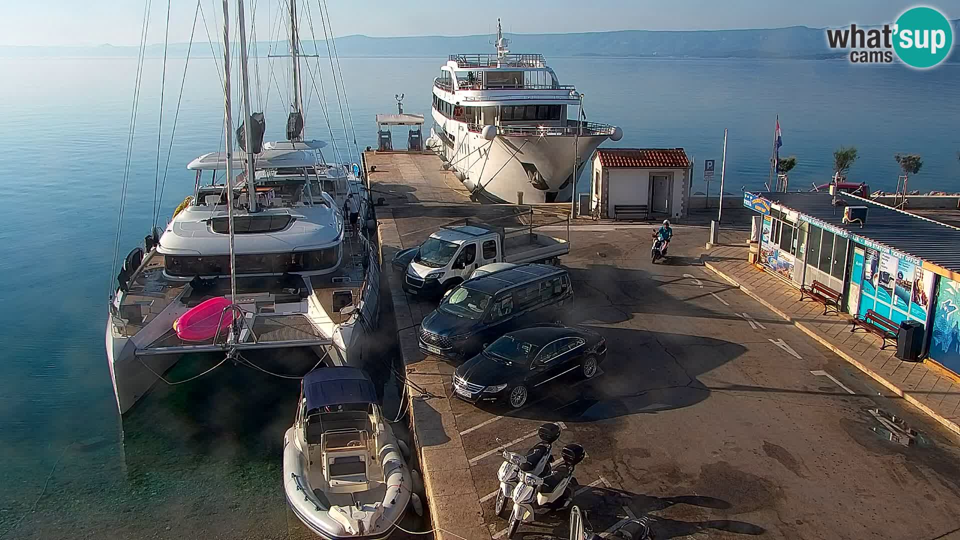 Webcam Bol Town Center & Marina – Live View from Bol, Brač