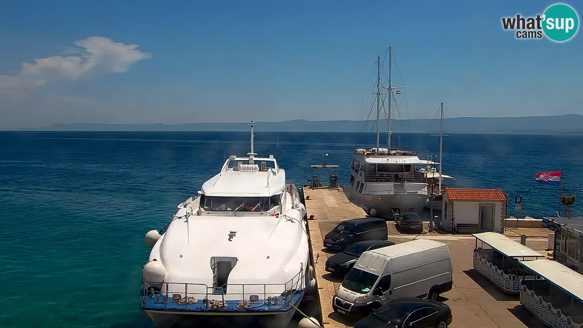 Webcam Bol Centro e Marina – Vista live dal porto di Bol