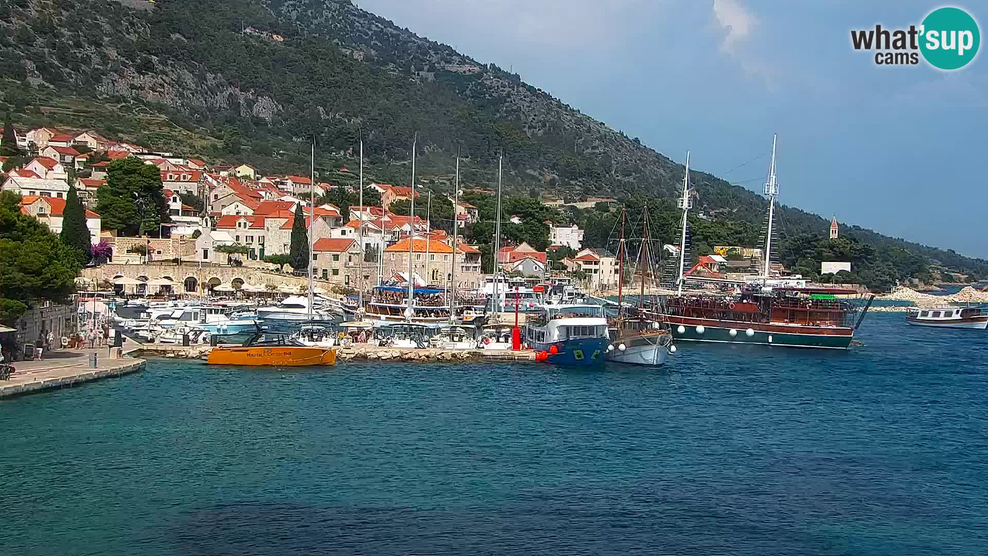 Webcam Bol Centro e Marina – Vista live dal porto di Bol