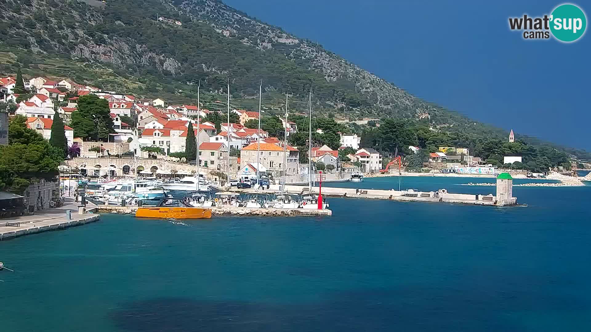 Webcam Bol Hafen & Ortszentrum – Liveblick aus Bol auf der Insel Brač