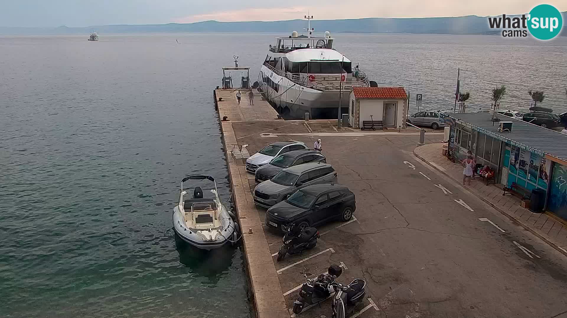 Webcam Bol Town Center & Marina – Live View from Bol, Brač