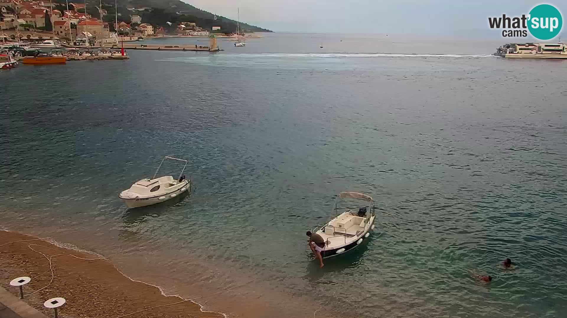 Webcam Bol Centro e Marina – Vista live dal porto di Bol