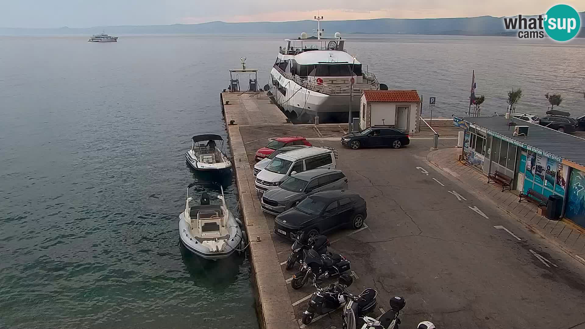Webcam Bol Hafen & Ortszentrum – Liveblick aus Bol auf der Insel Brač