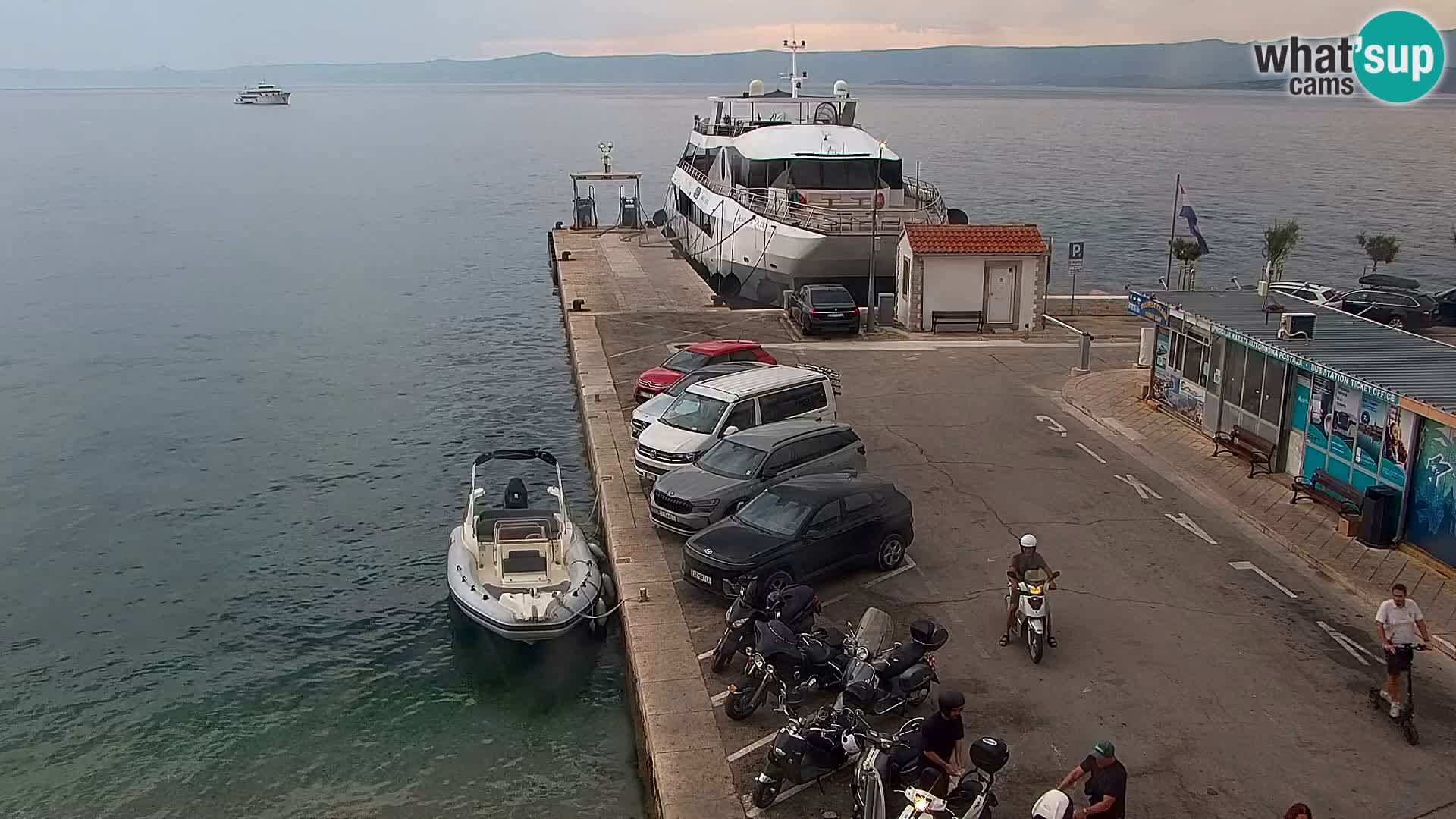 Webcam Bol Hafen & Ortszentrum – Liveblick aus Bol auf der Insel Brač