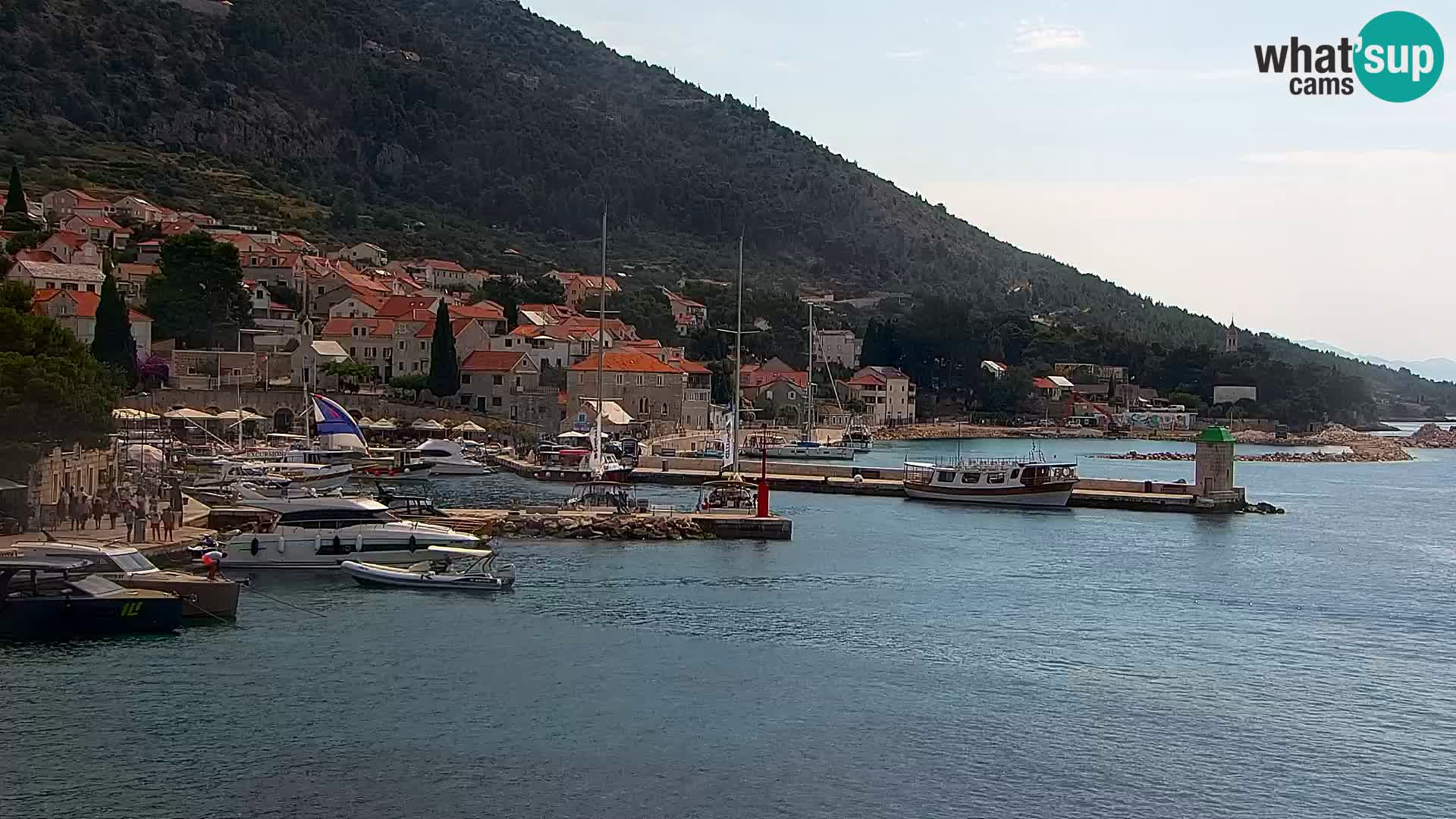 Webcam Bol Centro e Marina – Vista live dal porto di Bol
