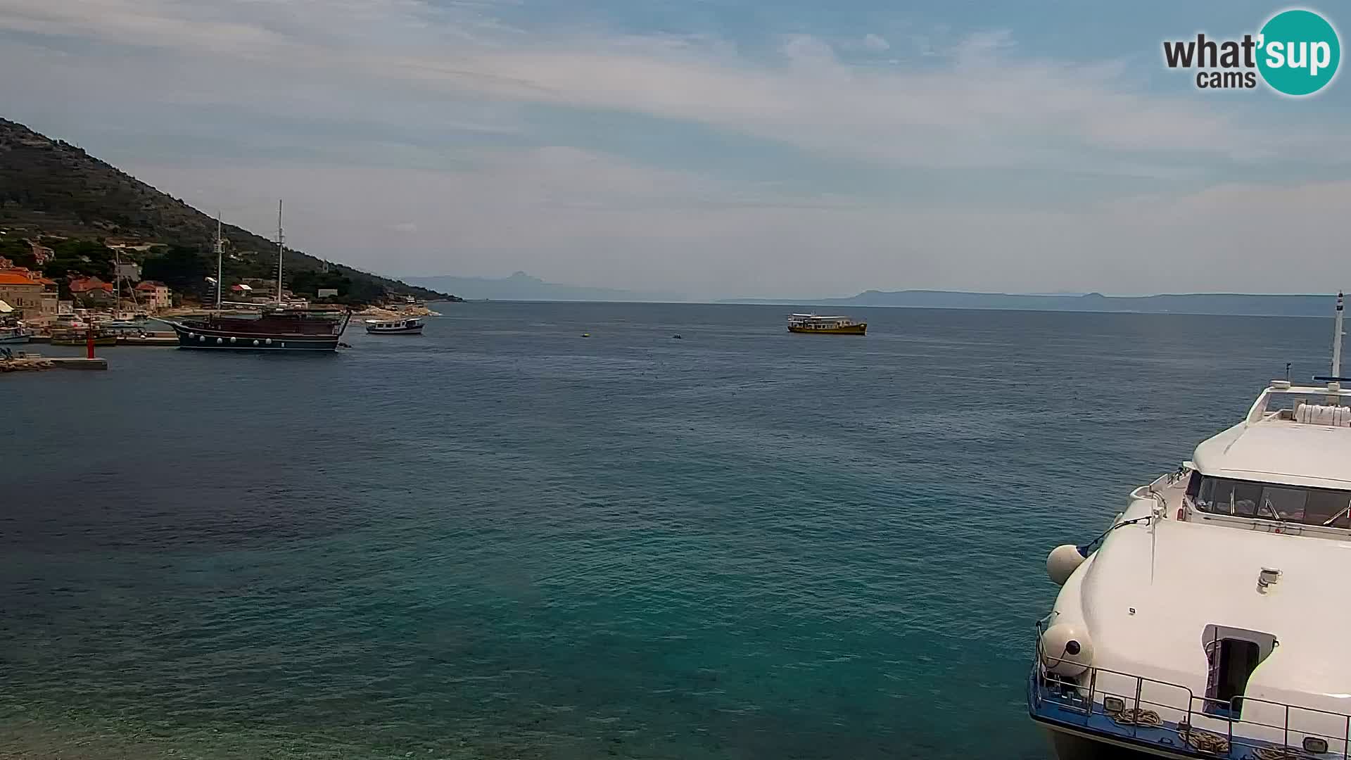 Webcam Bol Centro e Marina – Vista live dal porto di Bol