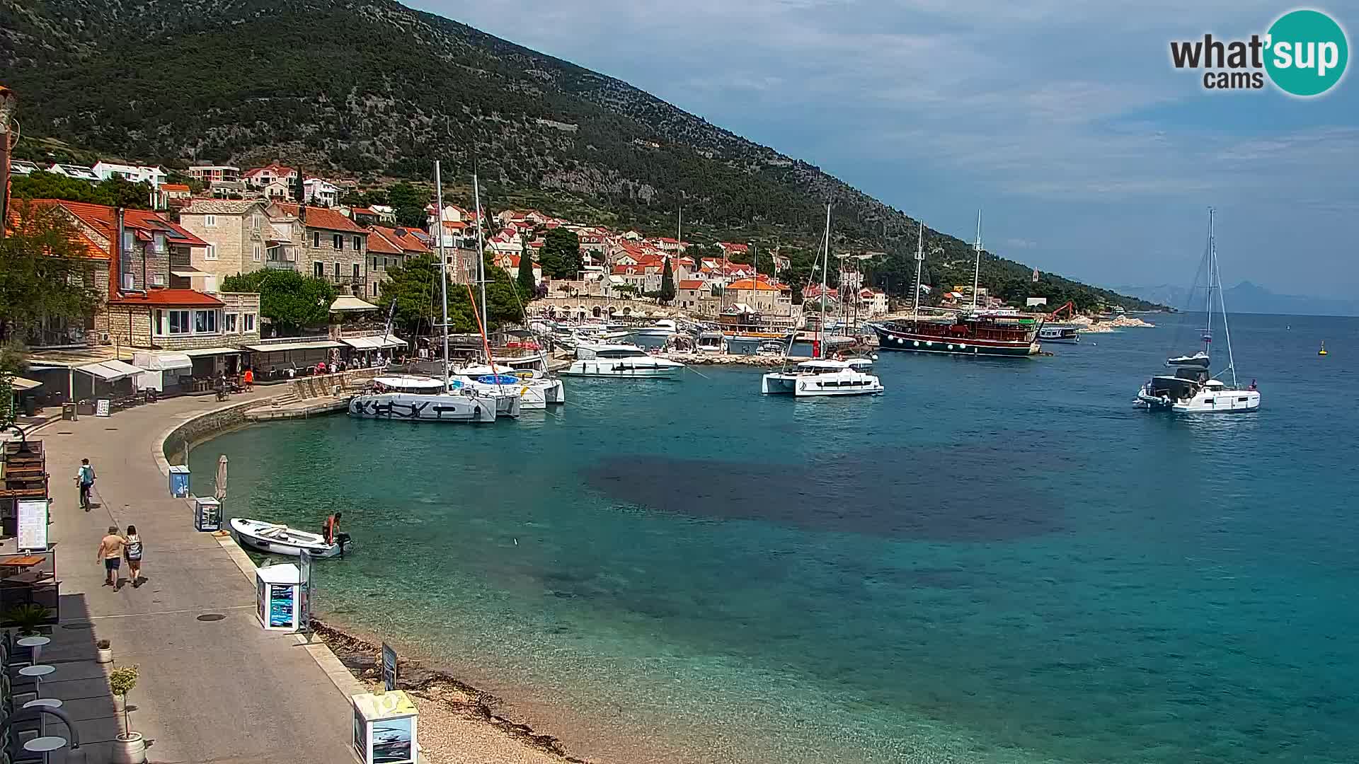 Webcam Bol Centro e Marina – Vista live dal porto di Bol