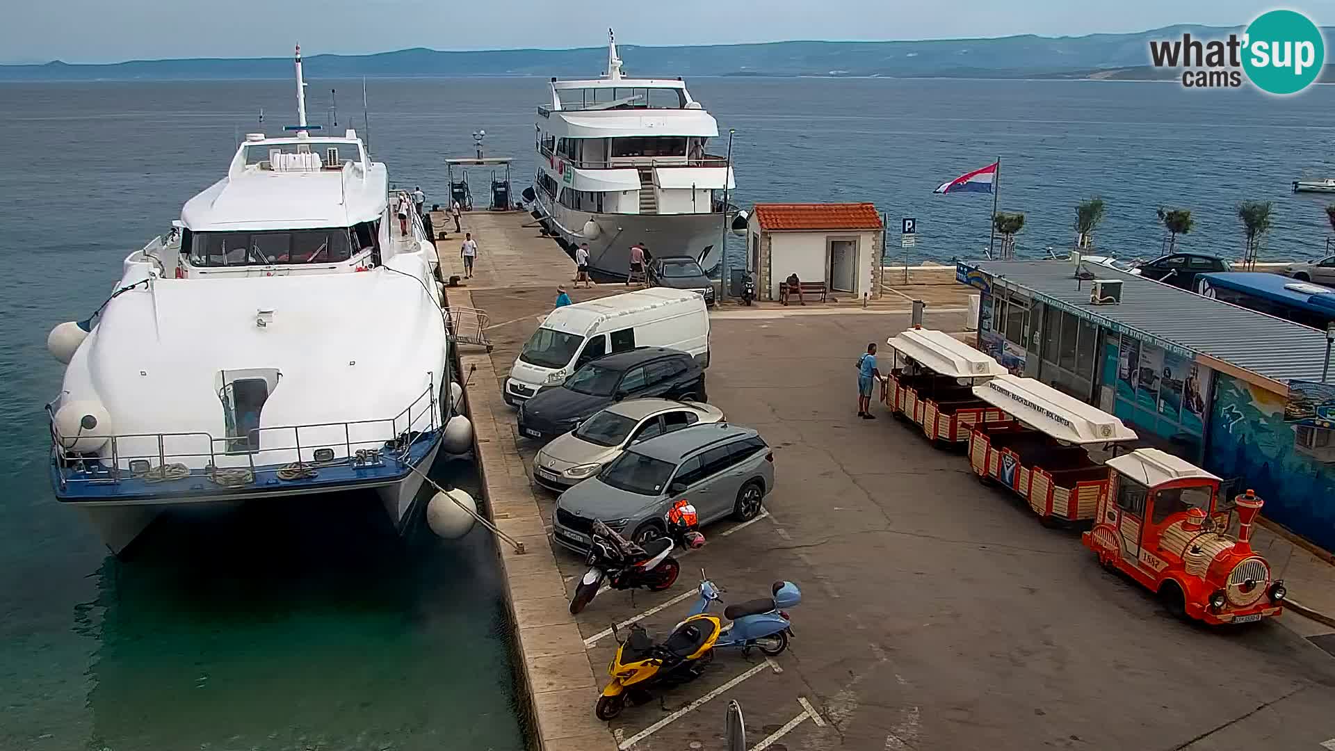 Webcam Bol Town Center & Marina – Live View from Bol, Brač