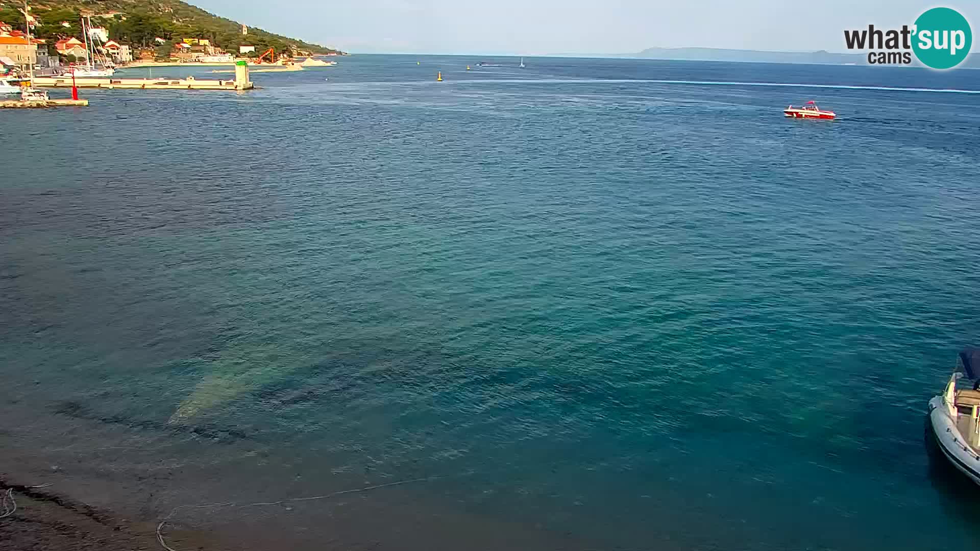 Web kamera Bol – Centar mjesta i marina | Pogled uživo