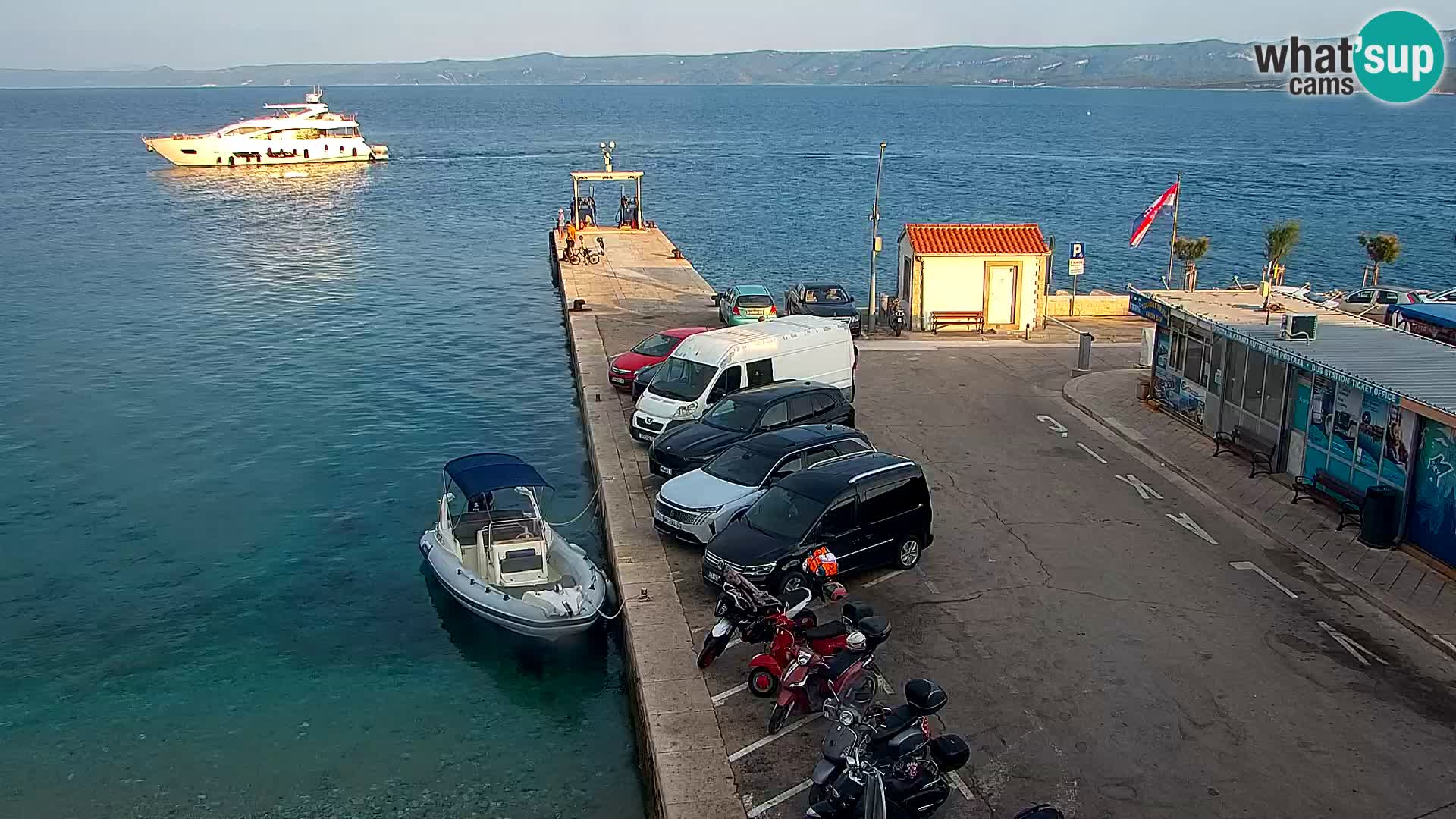 Webcam Bol Town Center & Marina – Live View from Bol, Brač