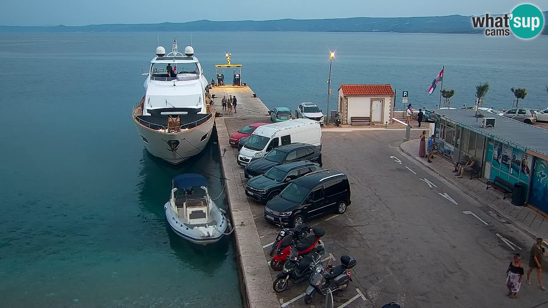 Webcam Bol Hafen & Ortszentrum – Liveblick aus Bol auf der Insel Brač