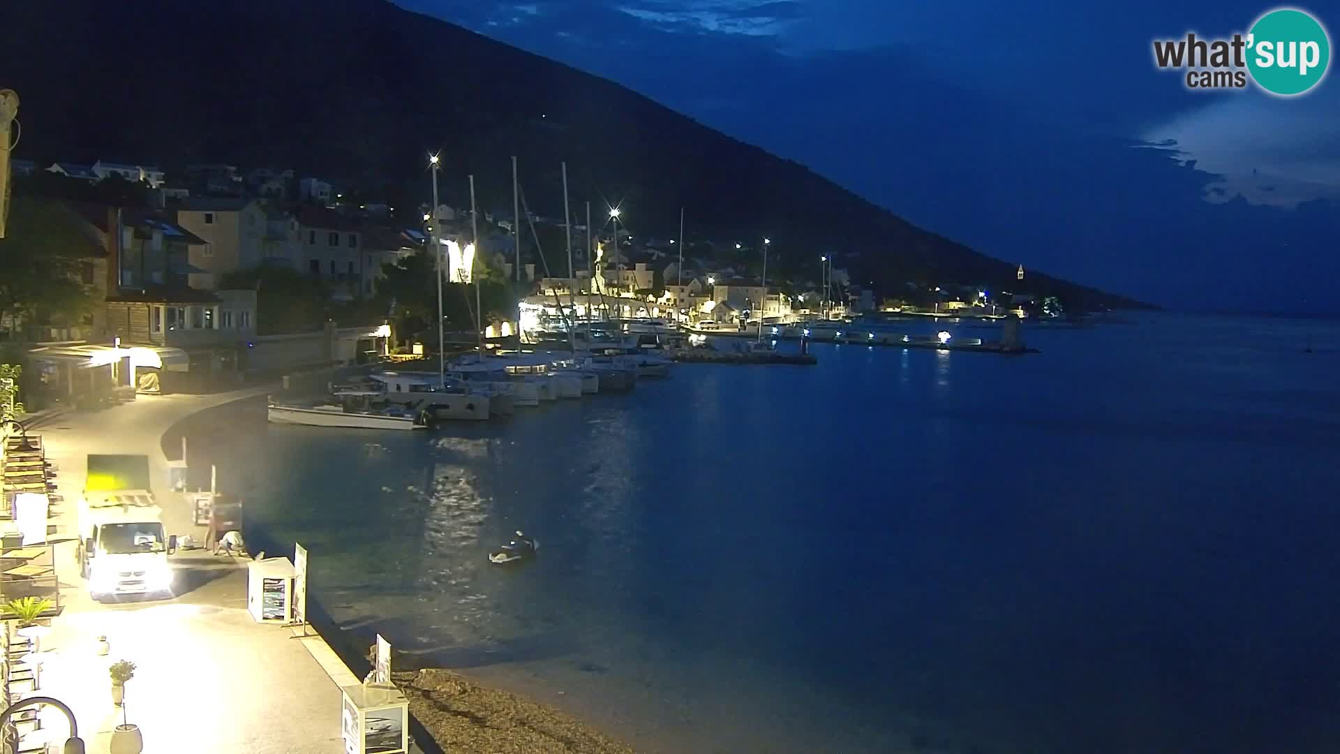 Webcam Bol Hafen & Ortszentrum – Liveblick aus Bol auf der Insel Brač