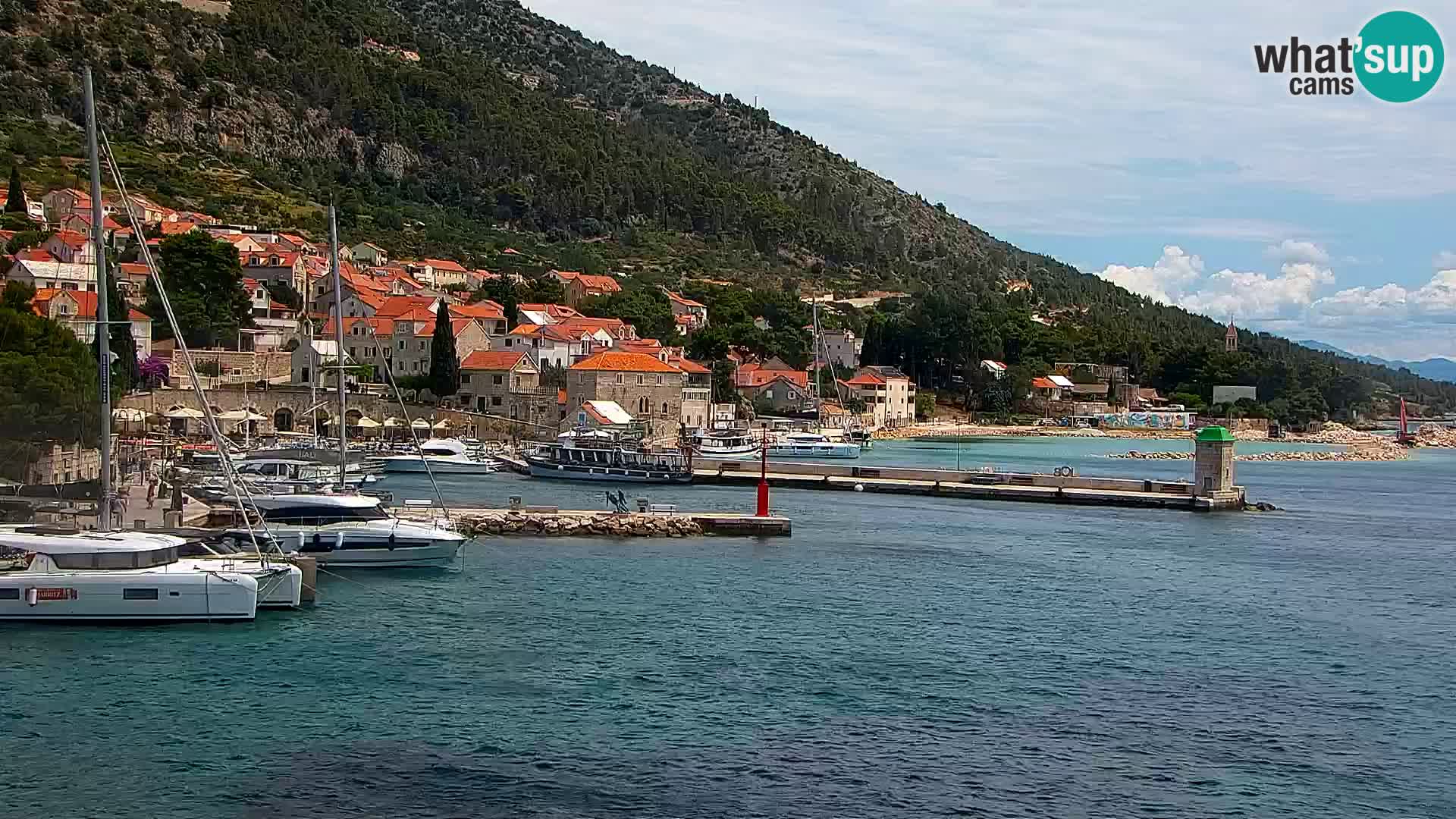 Webcam Bol Centro e Marina – Vista live dal porto di Bol