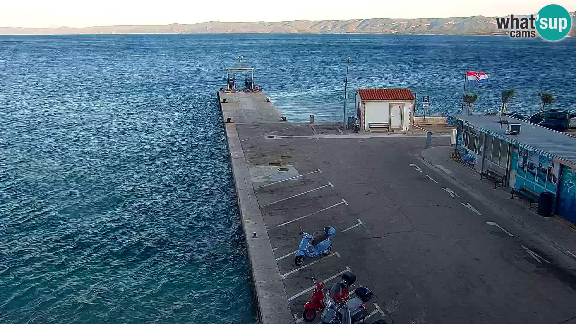 Webcam Bol Centro e Marina – Vista live dal porto di Bol