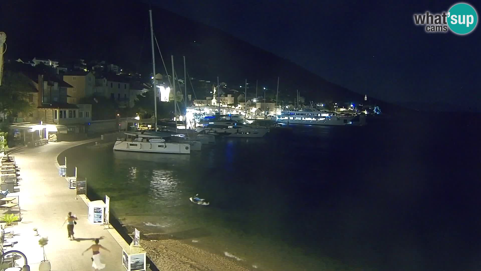 Webcam Bol Centro e Marina – Vista live dal porto di Bol