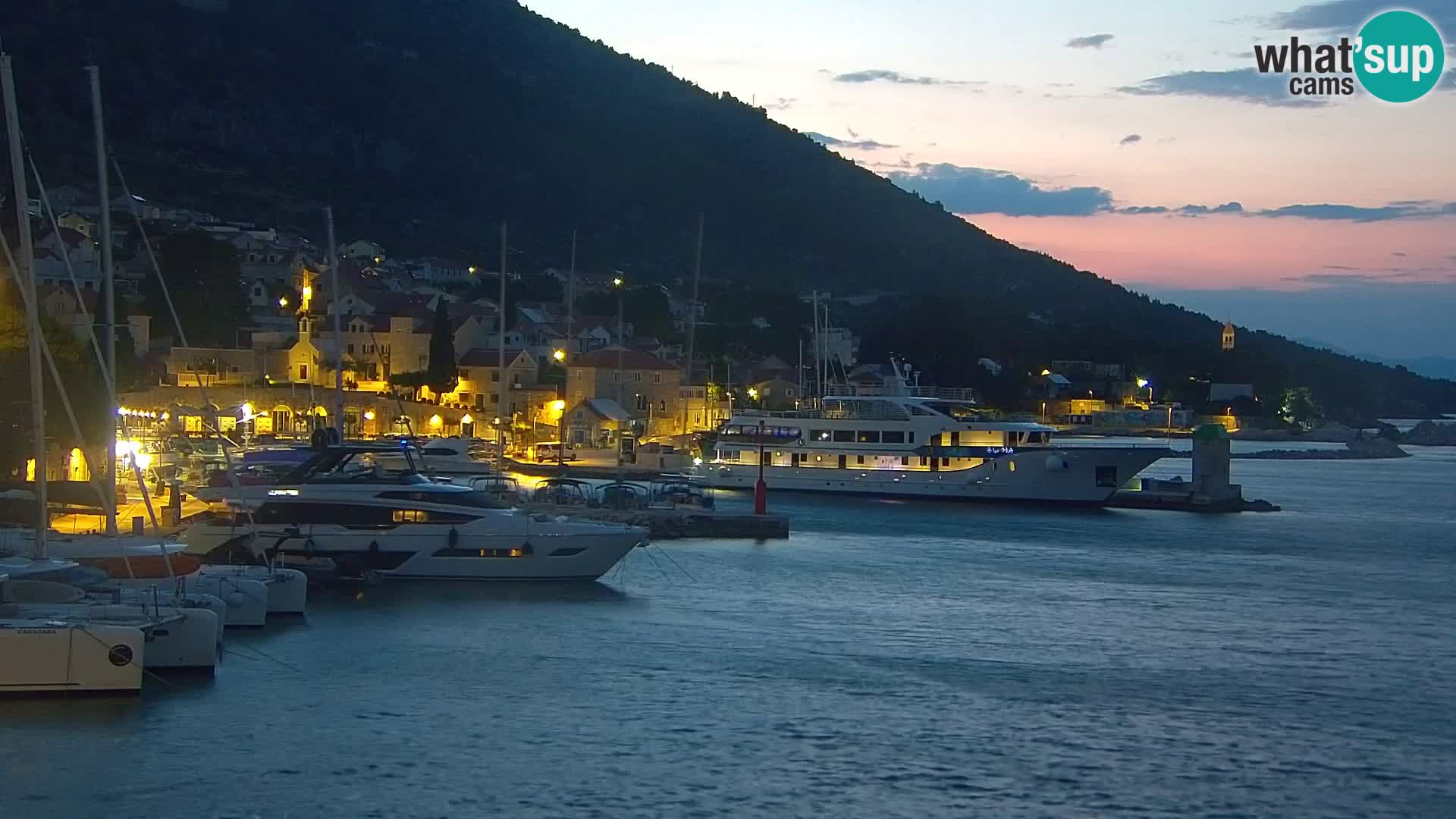 Webcam Bol Town Center & Marina – Live View from Bol, Brač