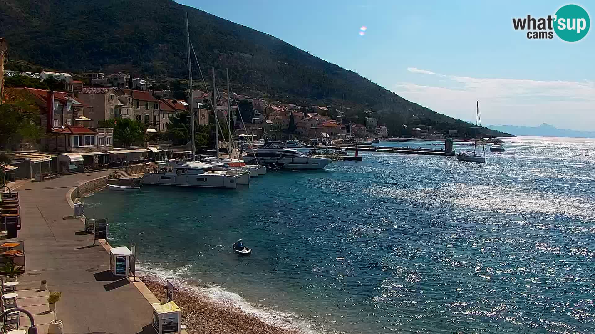 Webcam Bol Hafen & Ortszentrum – Liveblick aus Bol auf der Insel Brač