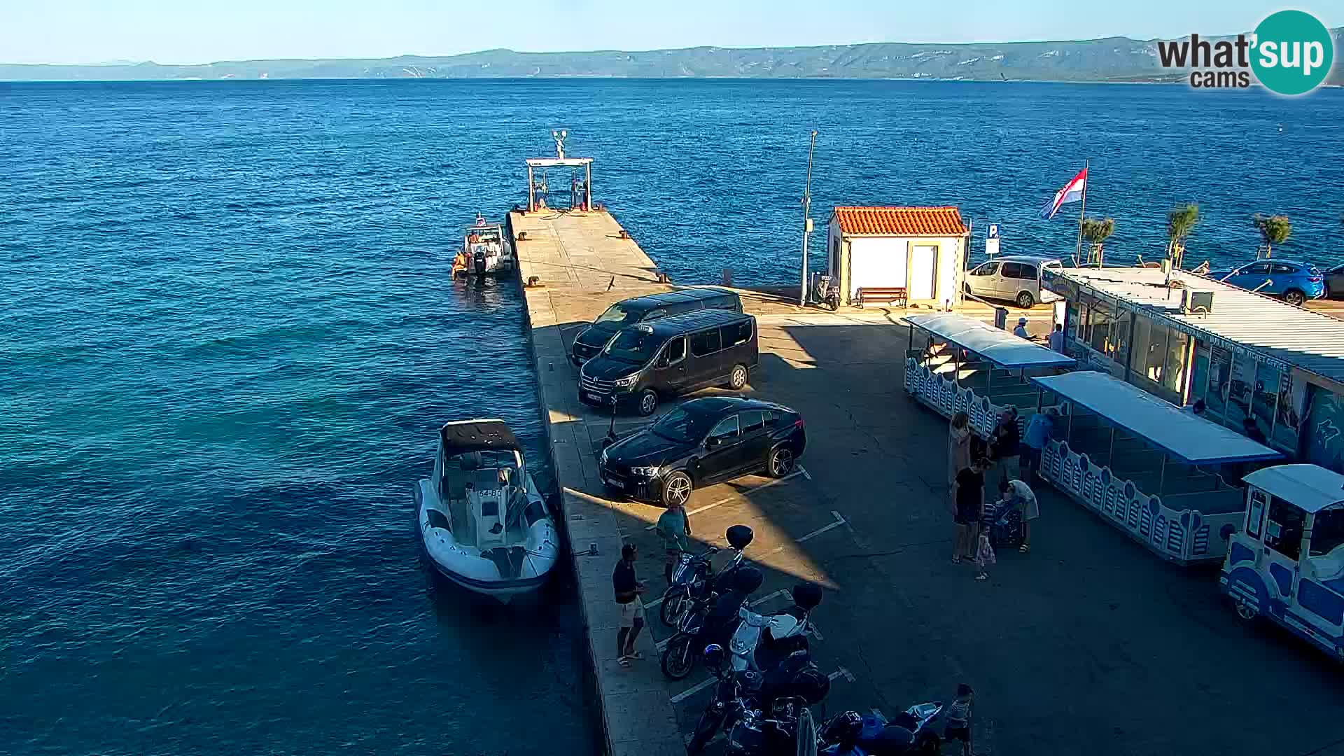 Webcam Bol Centro e Marina – Vista live dal porto di Bol
