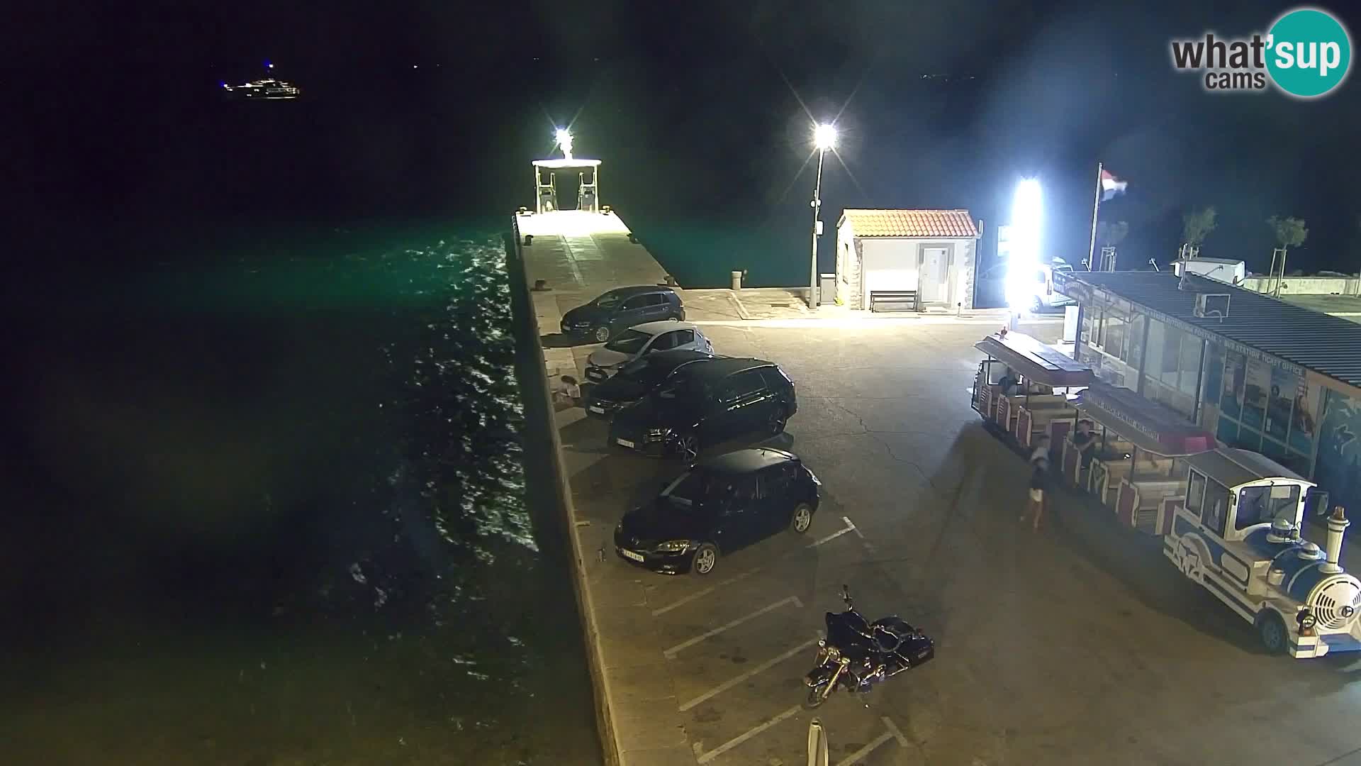 Webcam Bol Centro e Marina – Vista live dal porto di Bol