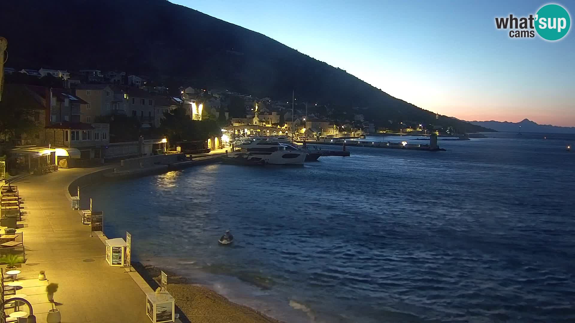 Webcam Bol Town Center & Marina – Live View from Bol, Brač