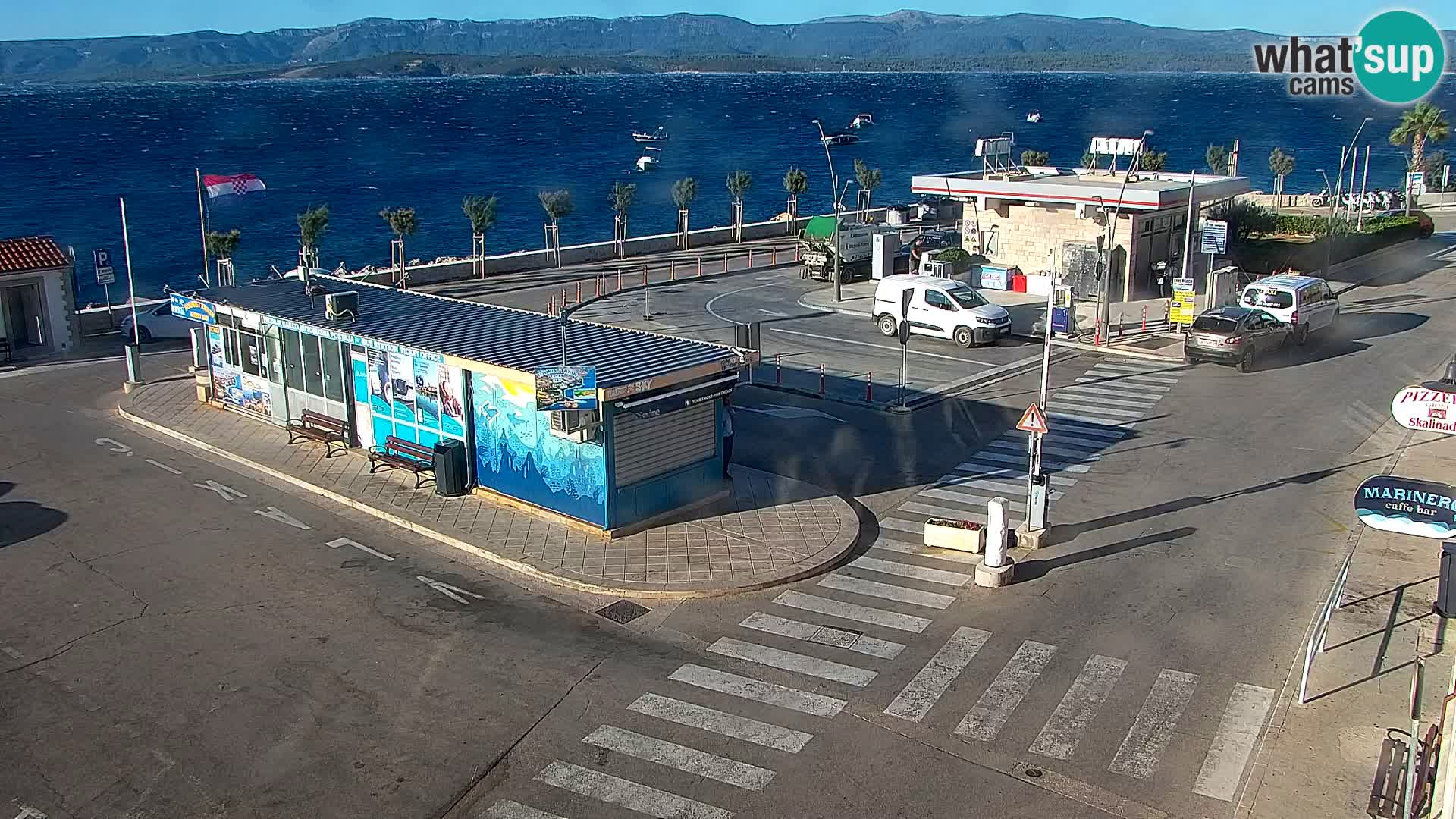 Webcam Bol Centro e Marina – Vista live dal porto di Bol
